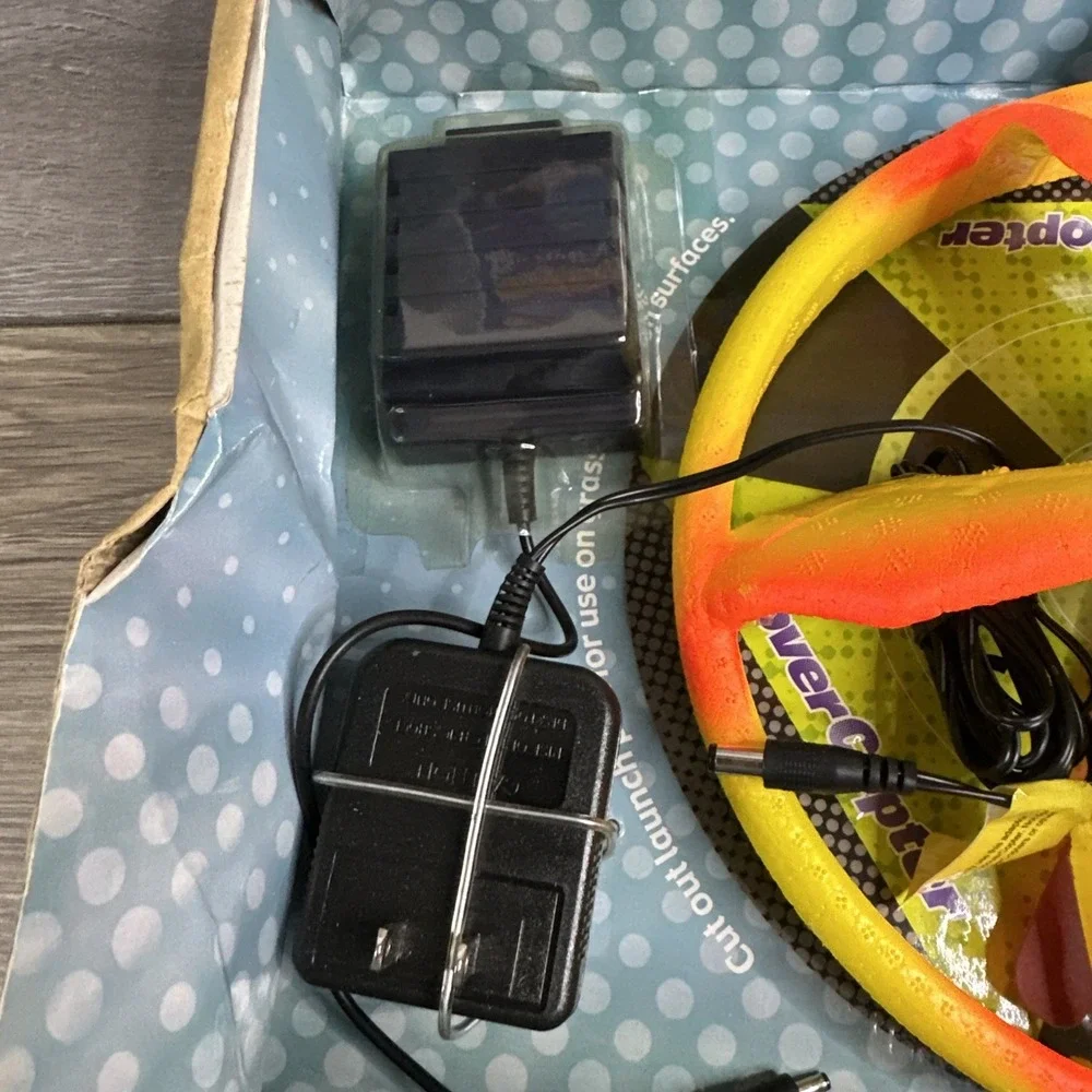 Hover Copter RC Flying Saucer Color Changing LED 30'‎ High 2004 Overbreak